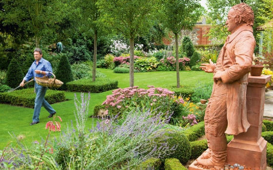 alantitchmarshsgarden.jpg