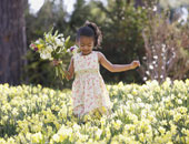 girlfieldofflowers.jpg