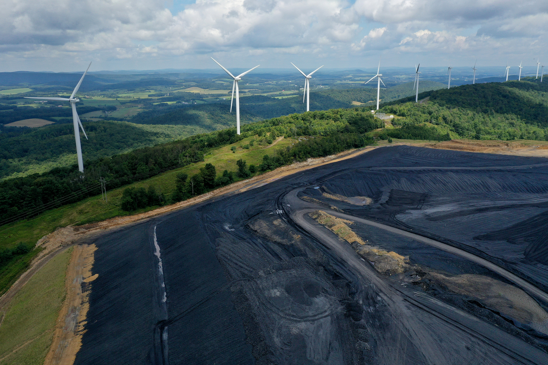 mettikicoaloaklandmarylandwindturbines.jpeg